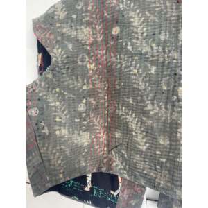 เสื้อคลุมสไตล์ญี่ปุ่น แขนสั้น ผ้าฝ้าย ตกแต่งลายคันธา ดีไซน์โดดเด่น - Product Image 3