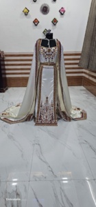 Caftan royal marocain brodé à la main Robe de luxe de qualité supérieure avec tour de taille naturel en pierre pour les mariages et les fêtes en Inde - Product Image 2