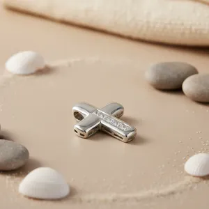 Colgante de cruz de plata para mujer con circonita cúbica, elegante joya de cristal, regalo para cualquier ocasión - Product Image 3