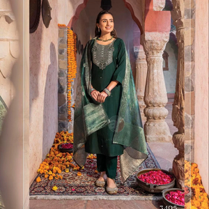 Viscos Roman Seda y Jacquard con estampado digital hecho a mano Kurti - Product Image 1