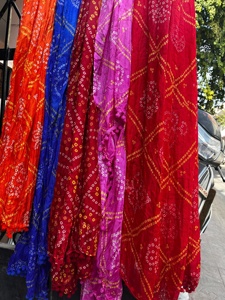 Wholesale Bandhani Silk <b>Dupatta</b> Bandhej Print <b>Dupatta</b> 2.25 Meter Free Size - Product Image 3