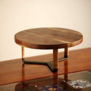 Trending Farmhouse Design Soporte de pastel de madera ecológico hecho a mano con acabado natural para celebraciones Rústicas - Product Image 2