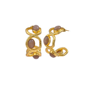 Diseñador gris piedra lunar piedra preciosa aro Stud pendientes hechos a mano chapado en oro de lujo declaración joyería al por mayor pendientes artesanales - Product Image 1