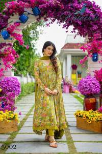 Vestido Anarkali con estampado de seda Georgette de imitación pura de diseñador de Fab Zone - Product Image 2