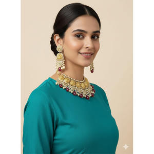 Conjunto de Collar con Incrustaciones de Diamantes Polki, Estilo Clásico para Fiesta, Chapado en Oro de 22K, con Pedrería Kundan y Meena, de Milano Gems & Jewellery - Product Image 1