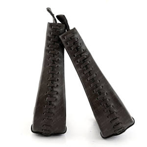 Paseo personalizado más largo con estribos en forma de campana de cuero hechos a mano tachuela de caballo occidental con banda de rodadura ancha aluminio ligero - Product Image 2