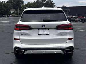 BMW X5 2020, SUV Automático con Tracción en las Cuatro Ruedas, Motor Turbo, Neumáticos R18, Control de Crucero Adaptativo, Interior Oscuro de Cuero Usado, Cámara Trasera Derecha - Product Image 3