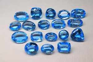 Topacio Azul Natural, Color Azul Cielo, Gema Suelta Grande Hecha a Mano por Mehrajudin Gems AA-39, 5-8 Quilates, Encerada/Aceitada - Product Image 6
