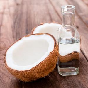 Fournisseur indien d'huile de coco fractionnée pressée à froid pour la vente en gros de qualité cosmétique en vrac au meilleur prix - Product Image 1