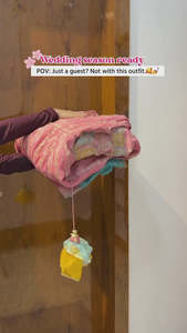 Traje Anarkali de Seda Chinon Rosa Claro con Estampado Digital y Encaje, con Bordado de Hilo y Lentejuelas, Anarkali y Pantalón con Dupatta de Organza Tabby - Product Image 3