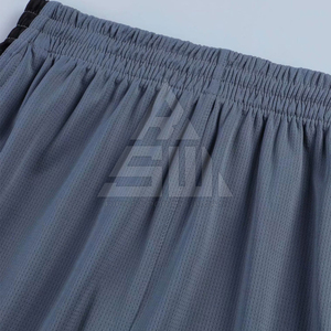 Tenues de basketball personnalisables haut de gamme, légères, 100 % polyester, respirantes, séchage rapide pour un confort et une tenue supérieurs, OEM - Product Image 6
