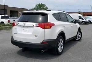 Toyota RAV4 AWD LT 2015 d'occasion, propre, conduite à gauche, intérieur foncé, premier propriétaire - Product Image 6