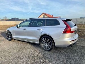 <span class=keywords><strong>Auto</strong></span> Usate Volvo <span class=keywords><strong>V60</strong></span> del 2022 in Ottime Condizioni, Benzina, Cambio Automatico, 4 Cilindri, Euro 6, 5 Posti, 163 CV, Pronte per la Spedizione in Tutto il Mondo - Product Image 5