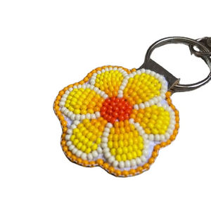 Hermoso diseño floral de color amarillo hecho a mano con cuentas para regalar en fiestas de la India - Product Image 1