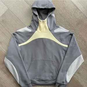 Sweat à capuche avec logo personnalisé doublé brodé imperméable et anti-rétrécissement tricoté avec motif uni pour l'hiver - Product Image 1