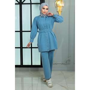 Conjunto Casual de Dos Piezas para Mujer, Talla XXS/XS, Shorts de Mezclilla a Media Pierna con Cuello Redondo y Hombros Acentuados, 100% Algodón - Product Image 1