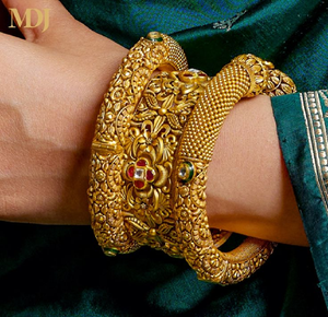 Bracelets élégants en laiton avec des motifs floraux complexes. Finition époustouflante. Disponible à prix de gros. - Product Image 4