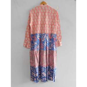 Robe longue en coton imprimé floral fait à la main de style indien Patchwork confortable décorations de boutons de vêtements de nuit pour femmes Beach_occasions - Product Image 4