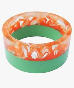 Bracelet incrusté d'os en résine de bois Bracelet de mode artistique fait à la main avec incrustation décorative pour un style ethnique et contemporain - Product Image 1