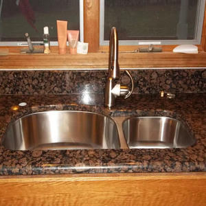 Baltic Brown Granite-Thiết kế hiện đại thông tư Mô hình tinh thể ngoài trời sân cầu thang tầng ứng dụng bên ngoài Ấn Độ Fob - Product Image 1