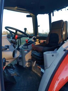 Nuevos tractores M7060 Kubota Maquinaria agrícola - Product Image 5