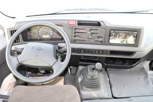 Furgoneta de Pasajeros Usada 2025, Turbo Izquierdo, Duradera, de Alta Capacidad, Vehículo Comercial, Aire Acondicionado, Seguridad, Conducción Suave, Suministrada desde Japón - Product Image 4