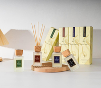 Diffuseur de parfum haut de gamme 150 ml en verre dépoli rectangulaire avec bâtonnets en rotin naturel – Ensemble de luxe pour aromathérapie et décoration intérieure, idéal comme souvenir