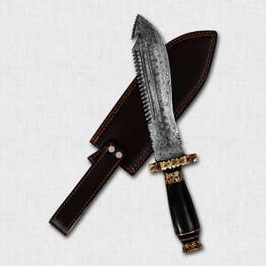 Cuchillo de caza y camping de acero de Damasco, hoja parcialmente dentada, mango de cuerno de toro, espaciadores de latón, hoja fija, hecho a mano, con funda de cuero. - Product Image 1