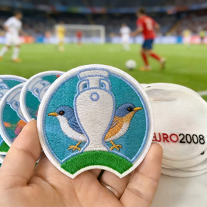 Patchs thermocollants 3D floqués personnalisés en usine pour maillots <span class=keywords><strong>de</strong></span> football, avec <span class=keywords><strong>logo</strong></span> OEM <span class=keywords><strong>sur</strong></span> mesure pour vêtements d'enfants - Product Image 4