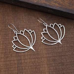 Pendientes de diseño de flor de loto al por mayor en 925, aros de joyería floral de plata de ley sólida, accesorios finos para mujeres y niñas - Product Image 3