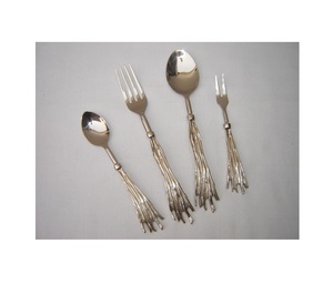 Juego de Cubiertos de Acero Inoxidable de Alta Calidad con Diseño Moderno, Juego de 3 Piezas Chapadas en Oro, Color y Logotipo Personalizables para Hoteles, Restaurantes y Uso Doméstico - Product Image 5