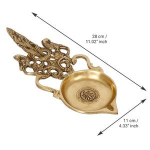 Diya de latón decorativo perfecto para Pooja y decoración del hogar lámpara Diya de latón un toque clásico para tus rituales y celebraciones - Product Image 3