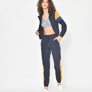 Conjunto Deportivo de Dos Piezas para Mujer, Estilo Hip Hop, Invernal, 100% Algodón, Transpirable, Elástico, Reversible y Ecológico - Product Image 4