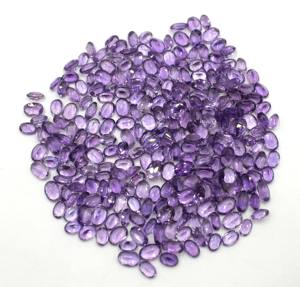 พลอยอเมทิสต์ธรรมชาติที่ผ่านการปรับเทียบแล้วได้รับการรับรองว่าเป็นรูปวงรีตัดด้วยเพชรที่มีความสูง3มม. และเพชรโมอิสซอไนต์ปริมาณมาก - Product Image 2