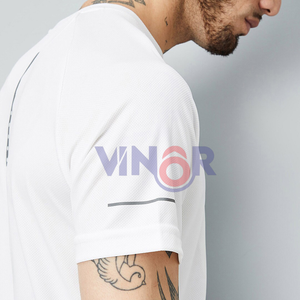 Camisetas en blanco de alta calidad de 180 gramos para hombre, camiseta transpirable y de secado rápido suave con cuello redondo, camiseta antibolitas de ajuste Regular para hombre - Product Image 5