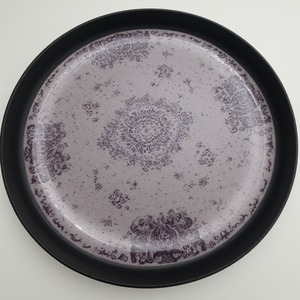 Assiette de présentation en fer ondulé ivoire avec surface texturée par vagues Design Art déco artisanal Décoration de salle à manger de luxe légère - Product Image 4