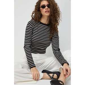 เสื้อยืดแขนยาวลายทางลำลองสำหรับผู้หญิง คอผูกโบว์ ระบายอากาศ ตกแต่งเพชร ไซส์ XS-XXS ผ้ายืด สำหรับฤดูร้อน - Product Image 2