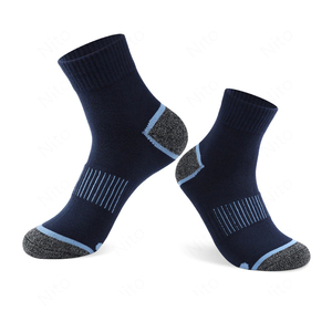 Wholesale Fashion Custom Logo Embroidery Bright Red Woman Men <b>Socks</b> High Quality <b>Soft</b> and Breathable General Sports <b>Socks</b> - Product Image 4