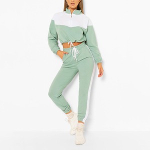 Chándal de invierno, conjunto de 2 piezas, conjunto de sudaderas con capucha para mujer, ropa de calle, Sudadera con capucha corta con manga completa y pantalones de chándal acampanados, conjunto de chándal para mujer - Product Image 1