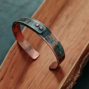 Bracelet en cuivre pur fait à la main, conçu pour un style traditionnel, à porter au quotidien, bien-être, cadeau de mode, qualité pour le marché d'exportation - Product Image 1