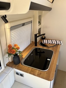 Achetez une nouvelle caravane de camping BareFoot Teardrop légère en alliage d'aluminium, pour 4 personnes, caravane de voyage moderne, charge utile maximale de 1001-2000 kg - Product Image 2