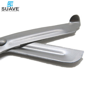 Ciseaux de traumatologie à bandage EMT à poignée bleue 5.5 Ciseaux médicaux polyvalents Instruments chirurgicaux par SUAVE INSTRUMENTS SURGICAUX - Product Image 4