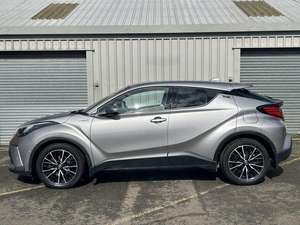 Toyota C-HR SUV 2023 Nuevo Coupé R17 Híbrido Eléctrico con Opciones de Combustible Gasolina y Automático, Caja de Cambios Manual, Volante a la Izquierda, Tracción Delantera y Tracción Total, Ligero - Product Image 2