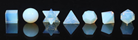 Opalite Crystal Geometry Set Geschnitzter heiliger Naturstein zur Heilung von platon ischen Feststoffen Einzigartige geometrische Formen