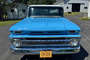 Chevrolet C10 de 1966 en Buen Estado, Recientemente Reacondicionado Mecánicamente, Motor V8 Camaro 327CI Reconstruido - Product Image 1
