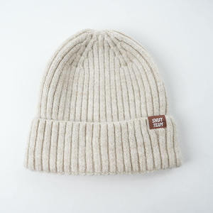 Gorro de Punto Acrílico de Alta Calidad, Gorro de Invierno Cálido y Elegante con Estampado, Gorro de Punto Moderno y a la Moda al por Mayor para Viajes a la Playa - Product Image 4