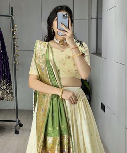 Lehenga Choli en soie Paithani verte pour femmes avec dupatta traditionnel, tenue de fête - Product Image 4