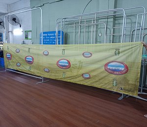 Striscione in Rete di Tessuto Impermeabile Personalizzato per Recinzioni, <span class=keywords><strong>Banner</strong></span> in Poliestere per Esterni con Stampa a Colori CMYK - Product Image 6