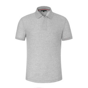 Prix de gros Polo simple de golf décontracté de haute qualité avec logo brodé sur mesure pour hommes - Product Image 2