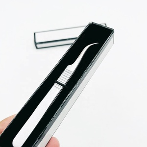 Pince à cils professionnelle en gros de qualité supérieure en acier inoxydable massif J pointe pointue incurvée argent paillettes Volume cils - Product Image 4